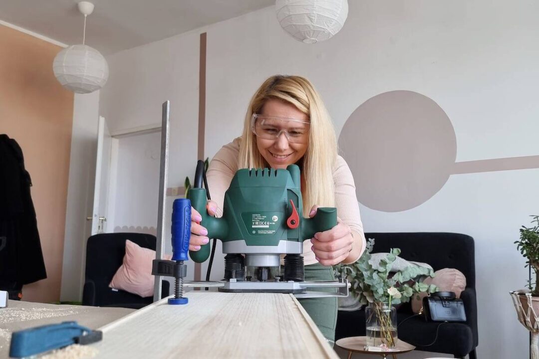 Warsztaty stolarskie Dama z Wiertarka